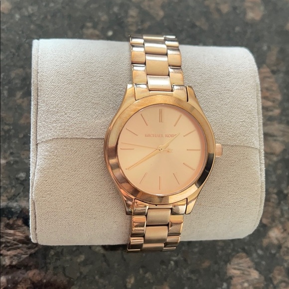 Michael Kors Rose Gold Watch - Picture 4 of 5